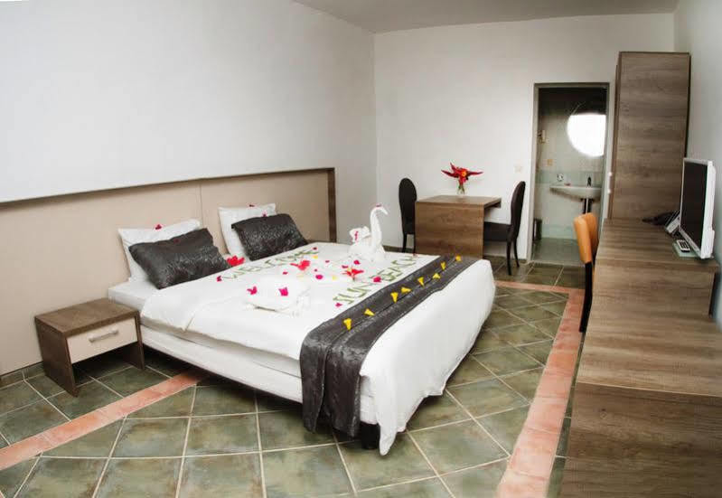 Sunbeach Hotel & Resort Bakau Ngoại thất bức ảnh